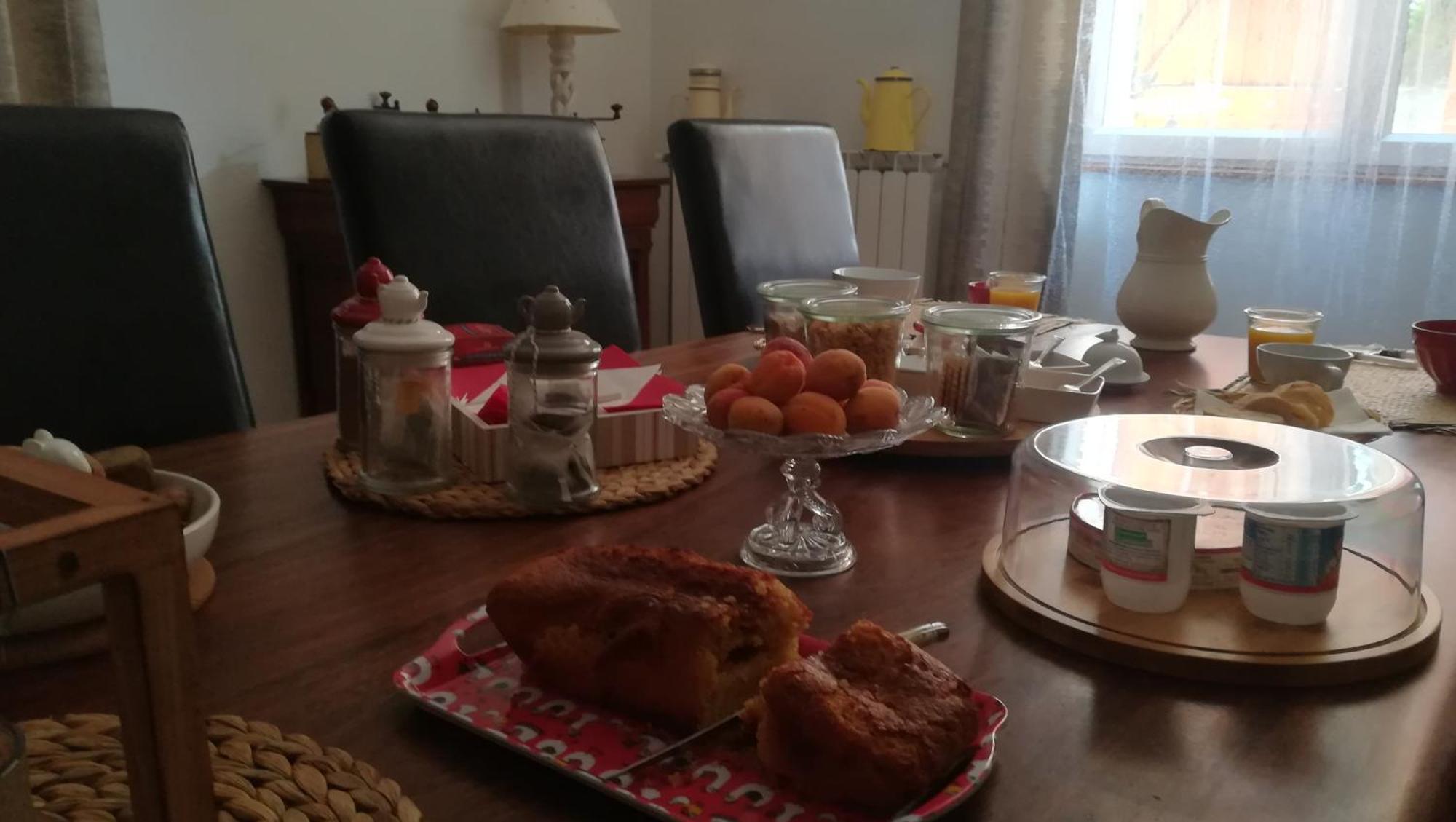 Bed and Breakfast Relais De La Poste Ch Rose Monclar-de-Quercy Экстерьер фото